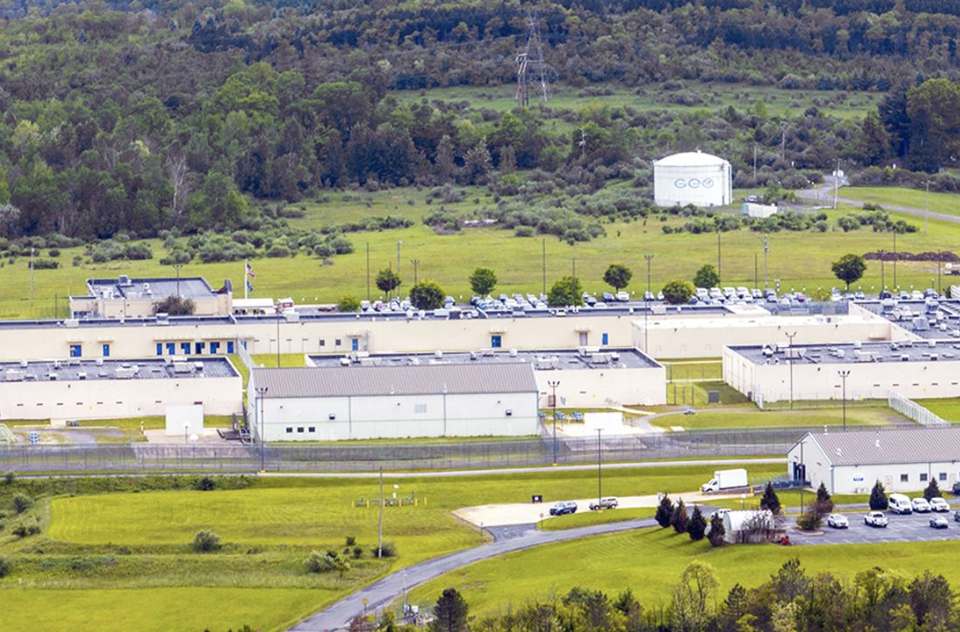 中国移民死于宾州ICE拘留中心！被发现时颈部上吊、手脚反绑，哥哥起诉美国政府追真相！