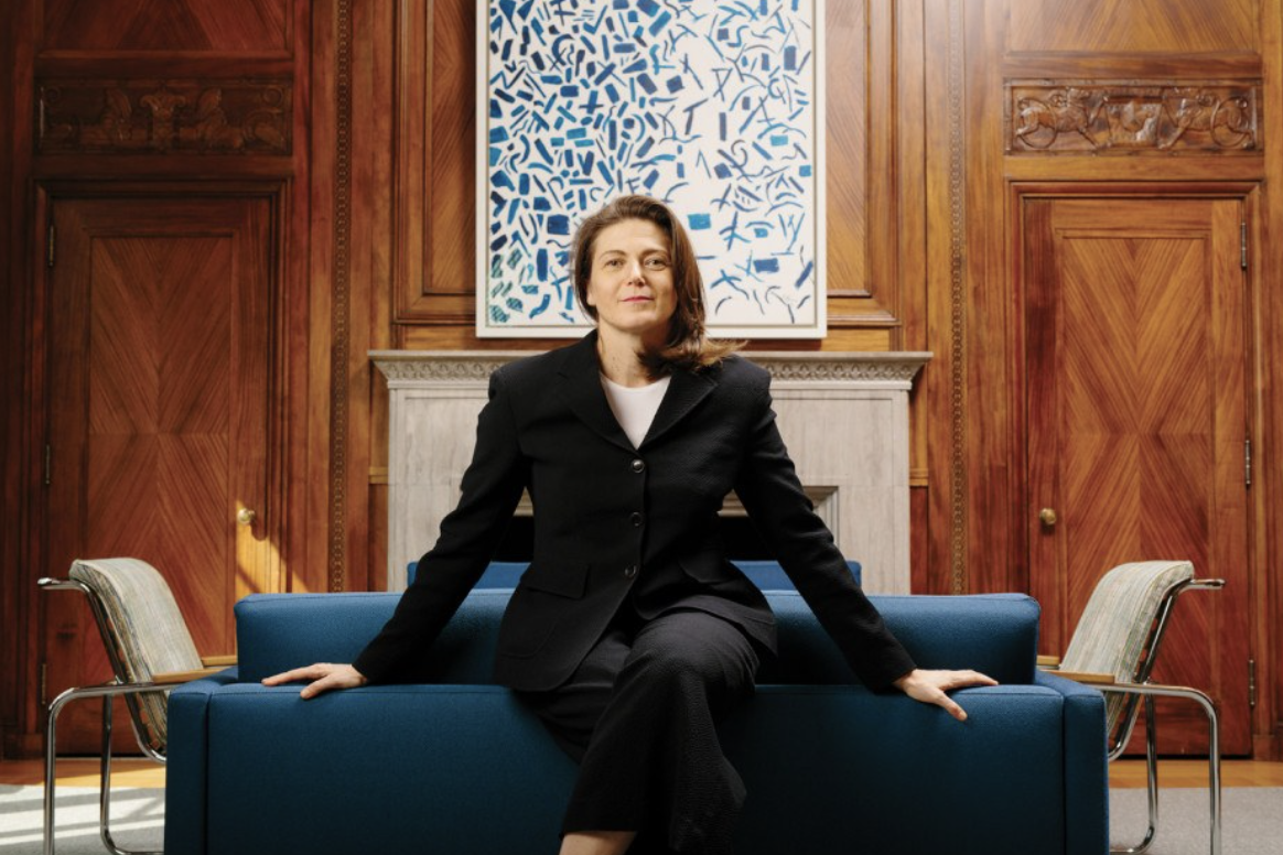 大瓜！费城艺术博物馆CEO被开除后反手起诉！绿卡面试前遭断收入，被逼离境？