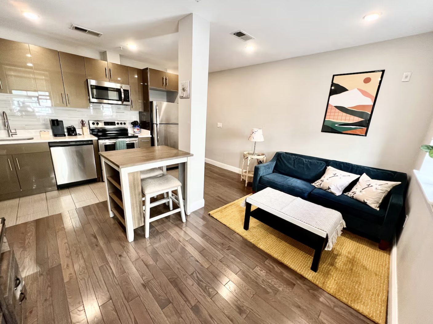 $2200 拿下费城市中心黄金 1B1B｜拎包住+水网全包