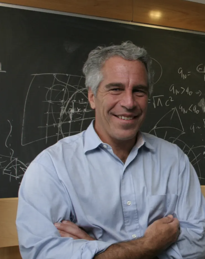 王室地震！安德鲁王子66岁生日当天被捕或面临终身监禁！爱泼斯坦文件揭出“国家机密”黑幕