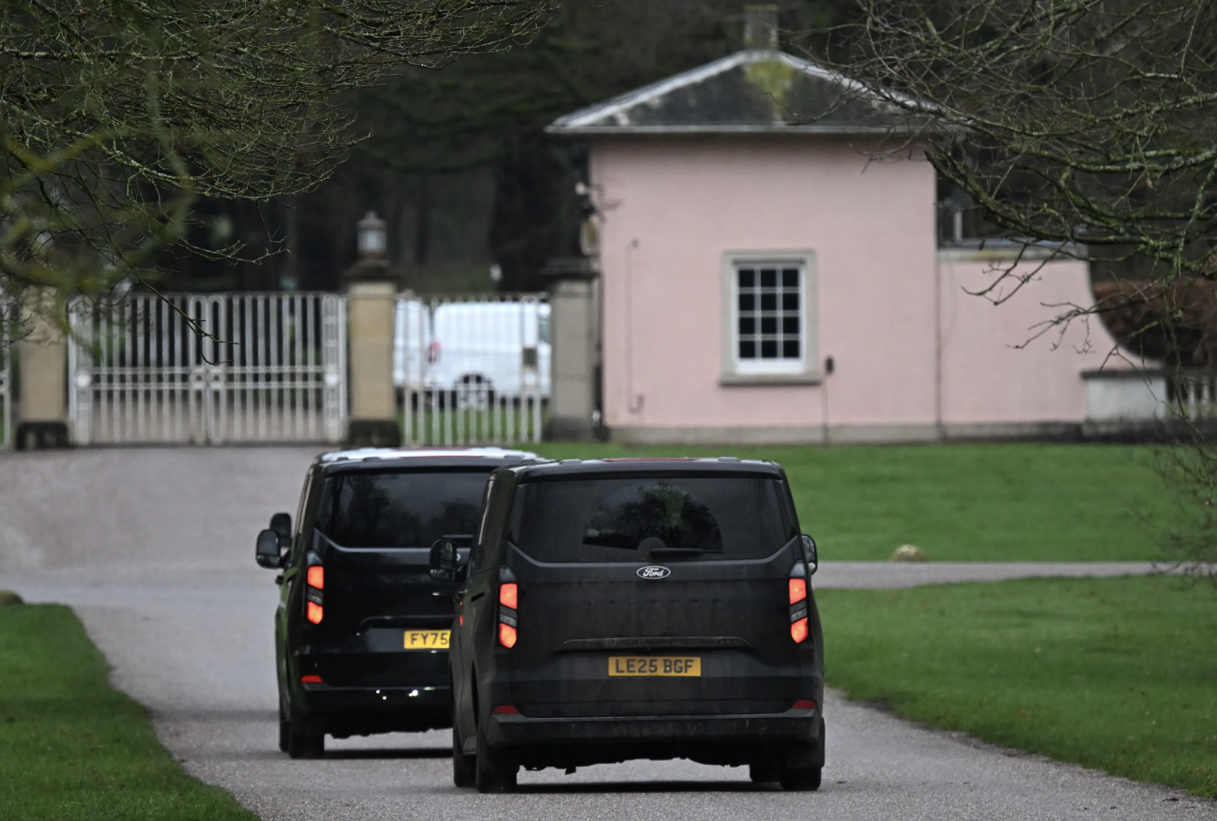 王室地震！安德鲁王子66岁生日当天被捕或面临终身监禁！爱泼斯坦文件揭出“国家机密”黑幕