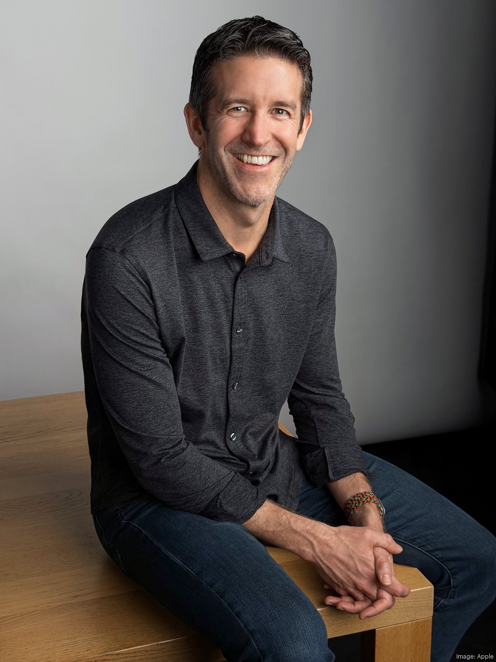 苹果官宣接班人！宾大工程系校友接任CEO！库克时代即将落幕！科技巨头进入新周期