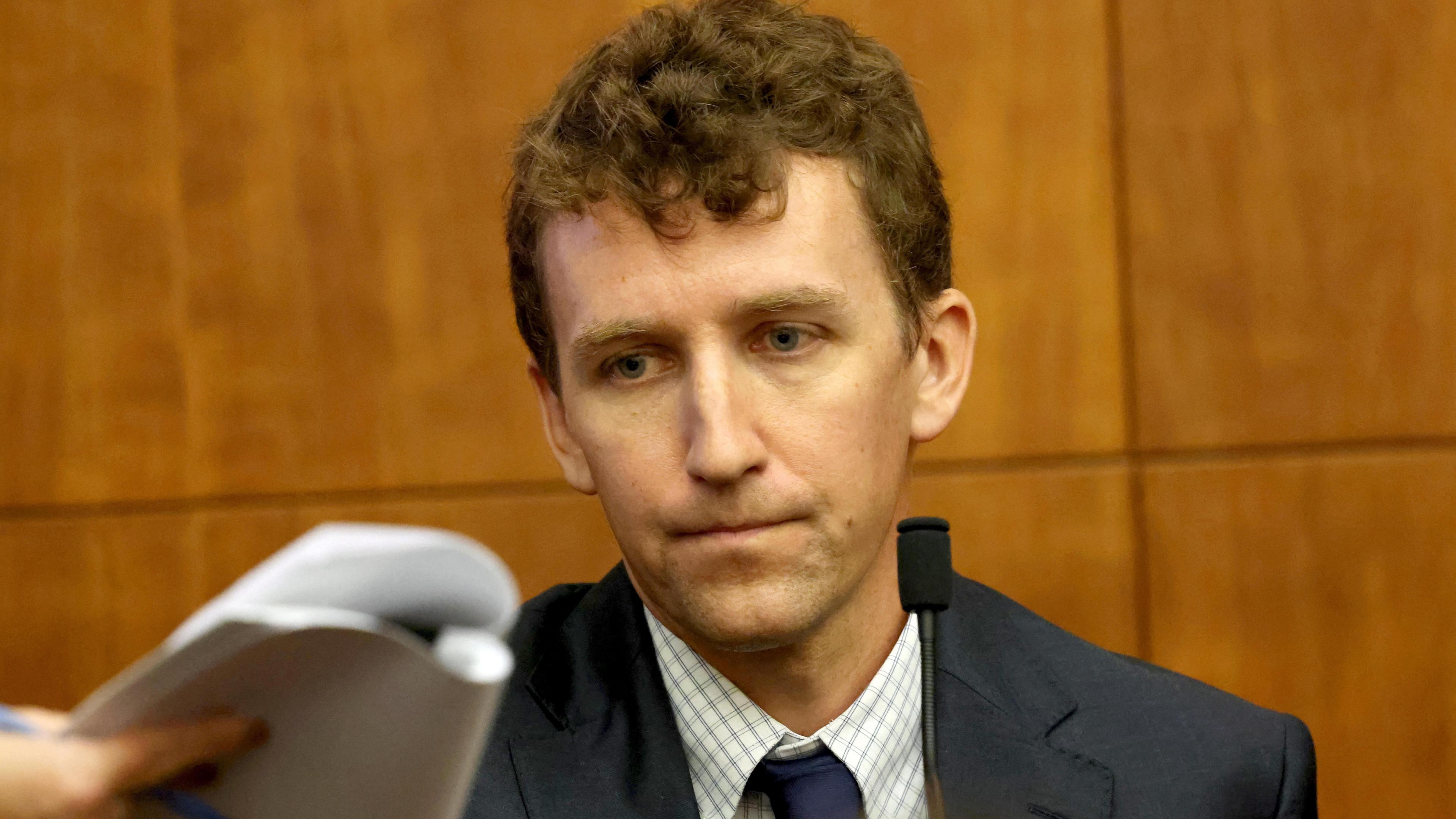 震动全美的“三孩命案”迎来最终审判!裁决最快明日揭晓:陪审团审议17小时仍无答案,她到底有罪吗?