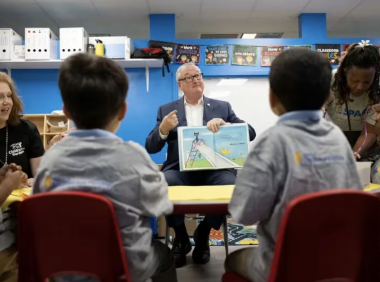 肯尼市长的苏打水税是如何引发争议并影响费城的