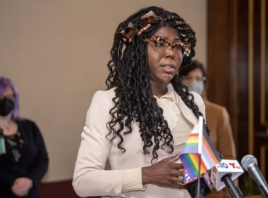 著名跨性别LGBTQ+积极分子在费城被控强奸未成年人