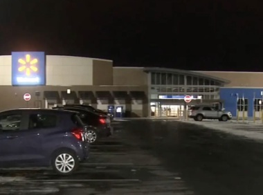 为躲避警察,扒手在费城东北区沃尔玛狠心丢下3个月大婴儿