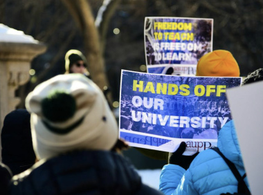 宾大教职员工抗议沃顿商学院捐赠者利用慈善影响学术