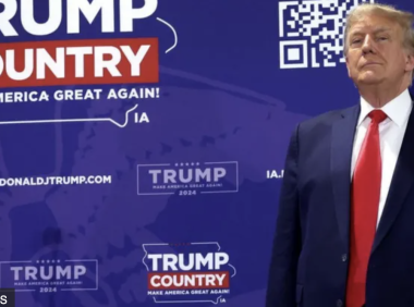 特朗普真的卷土重来了，以过半得票率拿下爱荷华州党内初选