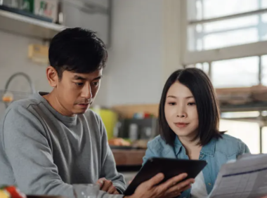 如果在美国被解雇了，要避免的钱方面的最大错误是？