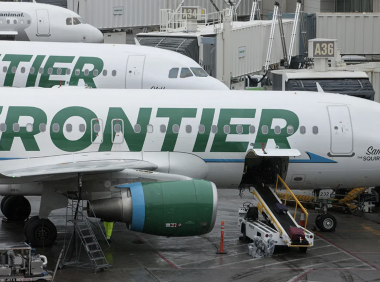 费城女子试图在飞机机舱过道上脱裤子尿尿被起诉