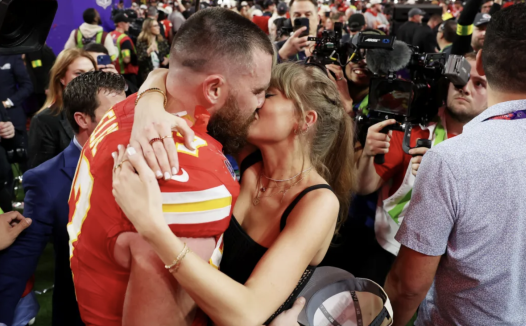 酋长五年三冠超级碗:泰勒·斯威夫特,还有拼多多