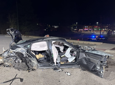 可怕！中国留学生无证酒驾保时捷空中翻滚数圈，脖断腰断，双肺撕裂！（含视频）