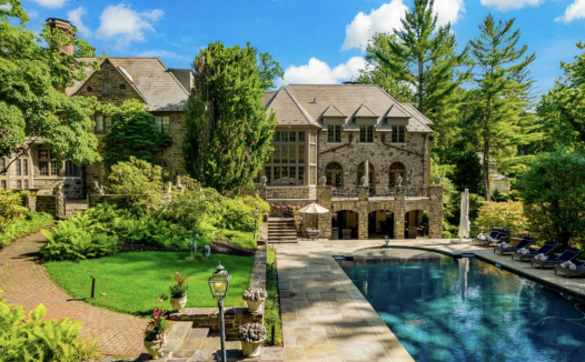 带有高尔夫球场的Main Line城堡豪宅直降300万美元,看看背后业主是谁?