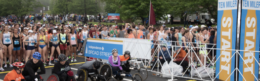全美最大最受欢迎的费城宽街10英里赛跑
