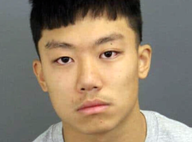 手机被偷错误地点纵火报复,无辜五口之家丧命,华裔小伙面临入狱60年