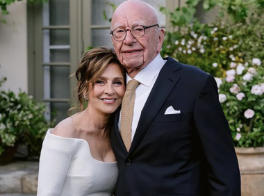 邓文迪牵线？93岁默多克迎娶67岁俄裔科学家