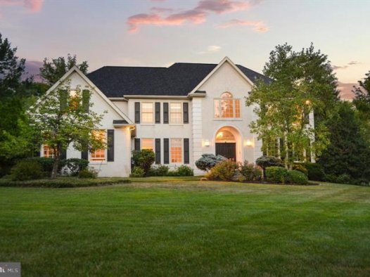 费郊豪宅区Villanova庄园别墅,位于宾州排名第一学区!