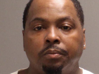 东北费男子与女儿运营贩卖人口集团，专攻吸毒女性长达12年