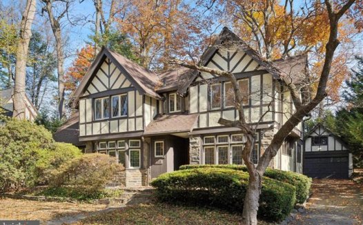 费郊迷人小镇Havertown都铎式精致别墅