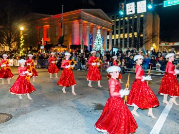 West Chester年度圣诞树点灯仪式和圣诞游行