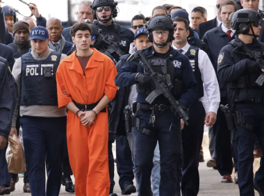 Luigi Mangione同意被引渡至纽约！纽约联邦检察官已对其提出谋杀、跟踪及枪支犯罪指控