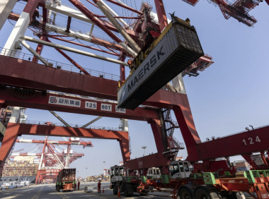 刚刚!特朗普威胁对中国加征50%的新关税!网友:很怀疑川普这届的任务之一就是要制造一场衰退!