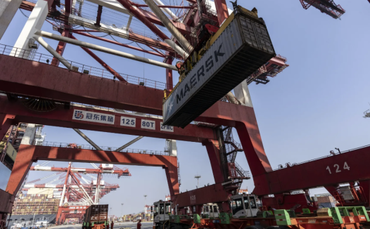 刚刚!特朗普威胁对中国加征50%的新关税!网友:很怀疑川普这届的任务之一就是要制造一场衰退!