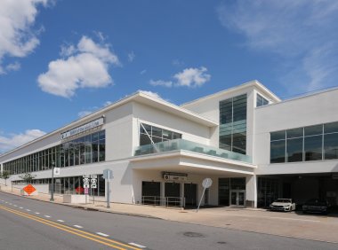 宝马Main Line 4S店豪出天际！中文服务加持！最低利率、最透明价格，购车轻松又省心！