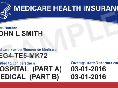 震惊！缴税多年仍被踢出医保？2027年起美国数十万合法移民将失去Medicare！