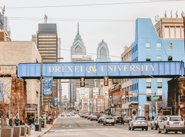 震惊!德雷塞尔大学新生暴跌19%!国际生骤降36%!部分宿舍与食堂都关闭了!