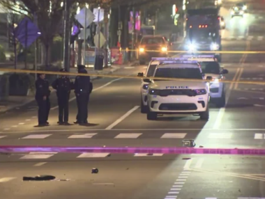 悲剧！费城大学城最常走的那条路，清晨成了死亡现场！48岁女子被闯红灯轿车撞死！现场惨不忍睹，监控记录全程！