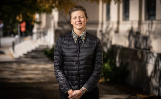 大瓜!费城艺术博物馆CEO被开除后反手起诉!绿卡面试前遭断收入,被逼离境?