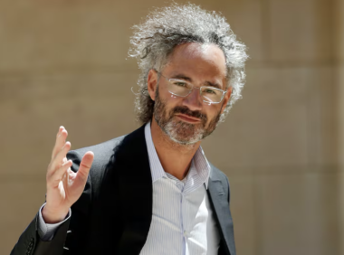 从追缉本拉登到AI战争:美国最火AI妖股Palantir,背后是一位费城近郊培养出的CEO!