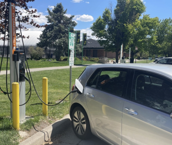 该来的终究还是来了！宾州电动车/插电混动车车主正式要每年交“养路费”了！