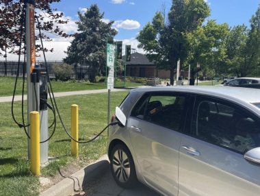 该来的终究还是来了!宾州电动车/插电混动车车主正式要每年交“养路费”了!