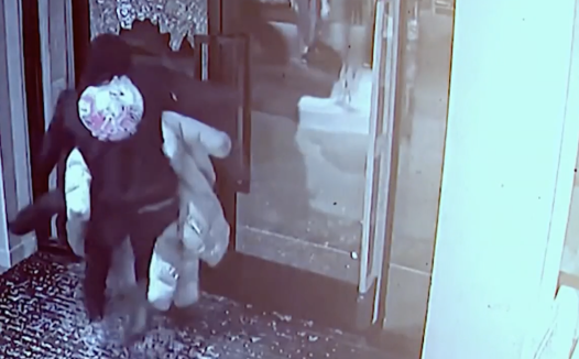 最安全的好区,也被盯上了!费郊Suburban Square 的 Lululemon 为什么一再被抢?