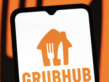 美国外卖要变天了?Grubhub宣布不靠会员、不限时,满$50永久免配送和服务费!硬刚DoorDash、Uber Eats!