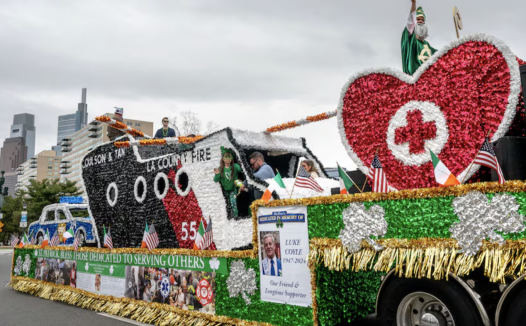 本周日费城要绿了！成千上万的人涌入市中心，250年历史大游行最全攻略