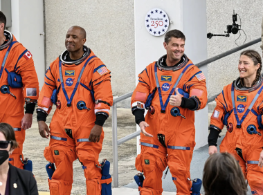 历史性一刻!今晚6:24!人类重返月球!Artemis II启程!50年后再次飞向深空