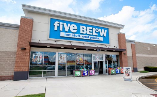 Five Below取消“5美元以上专区”!费城折扣零售巨头回归初心,业绩暴涨三倍!
